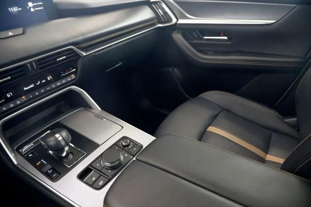 2024 Mazda X-90 Premium Plus