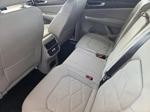 2026 Volkswagen Atlas SE with Technology