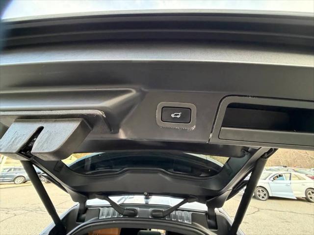 2019 Land Rover Range Rover Velar P250 R-Dynamic SE