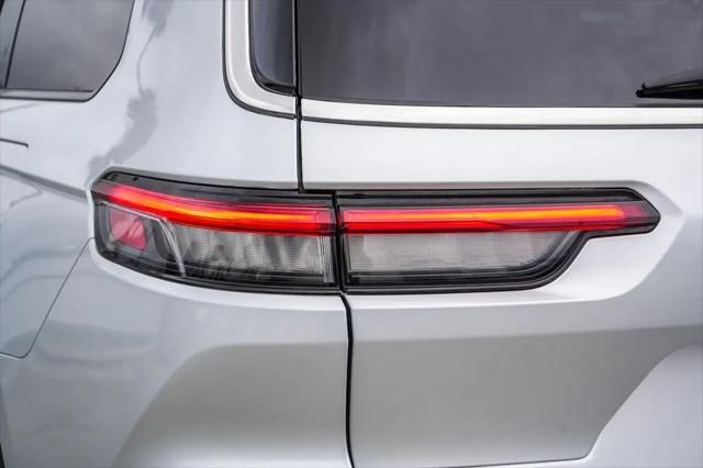 2024 Jeep Grand Cherokee L Laredo 4x4