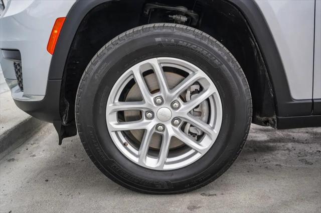 2024 Jeep Grand Cherokee L Laredo 4x4