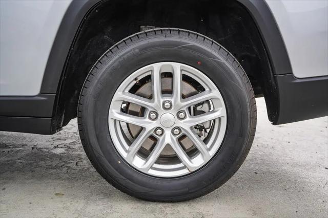 2024 Jeep Grand Cherokee L Laredo 4x4