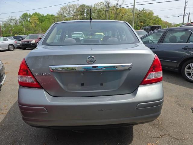 2009 Nissan Versa 1.8S