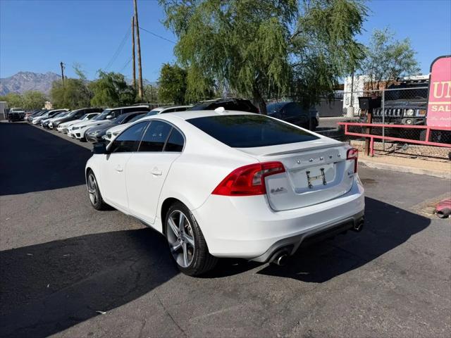 2015 Volvo S60 T6 R-Design