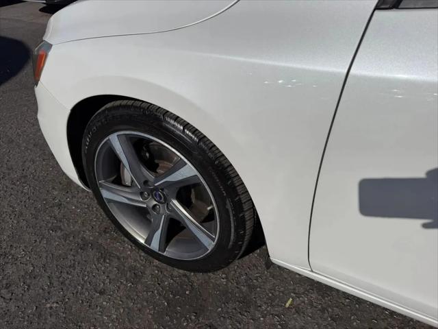 2015 Volvo S60 T6 R-Design