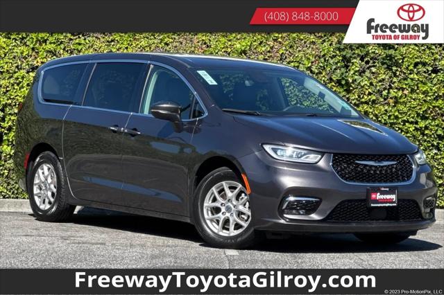 2023 Chrysler Pacifica Touring L for sale in Gilroy, CA