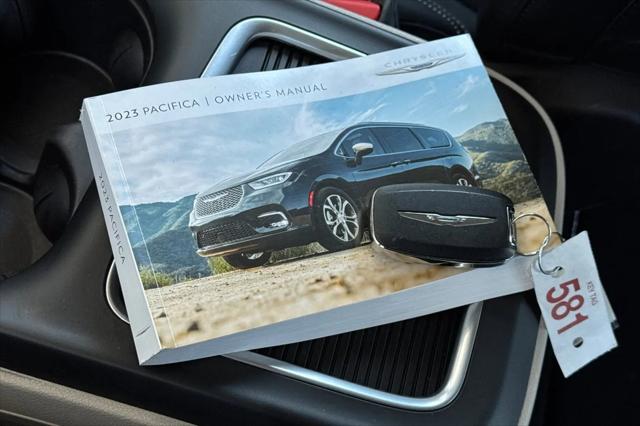 2023 Chrysler Pacifica Touring L