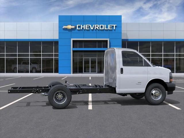 2025 Chevrolet Express Cutaway Work Van