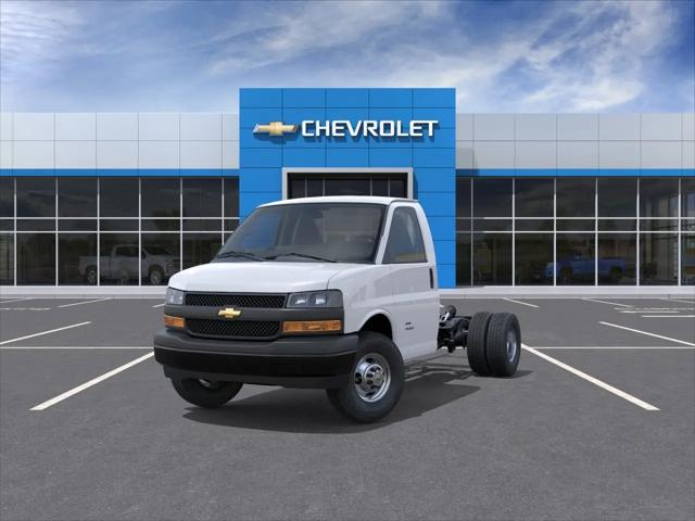 2025 Chevrolet Express Cutaway Work Van