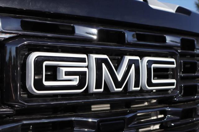2026 GMC Sierra 3500HD Crew Cab, Long Bed, Denali Ultimate DRW, 4WD