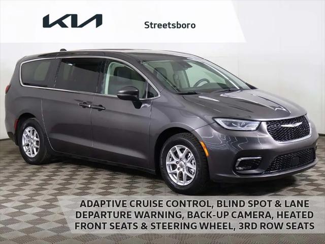 2023 Chrysler Pacifica Touring L for sale in Streetsboro, OH