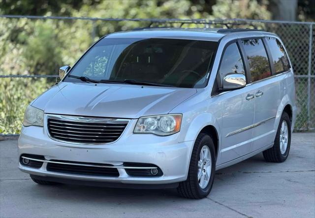 2011 Chrysler Town & Country Touring-L