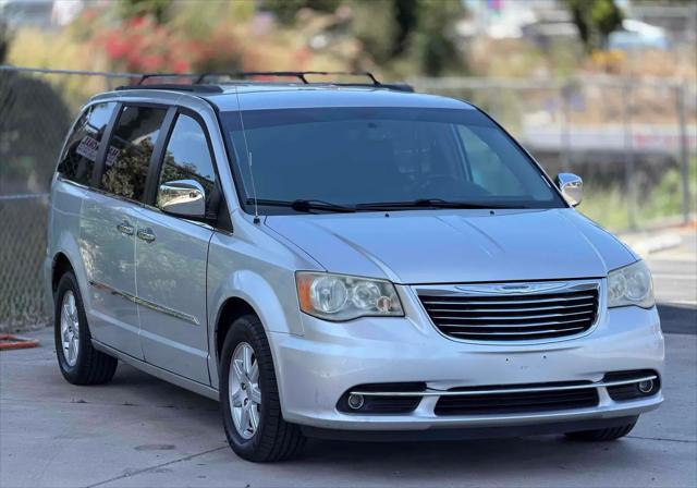 2011 Chrysler Town & Country Touring-L