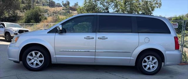 2011 Chrysler Town & Country Touring-L