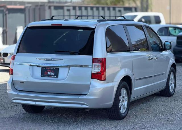 2011 Chrysler Town & Country Touring-L