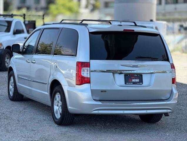 2011 Chrysler Town & Country Touring-L