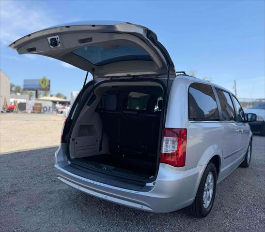 2011 Chrysler Town & Country Touring-L