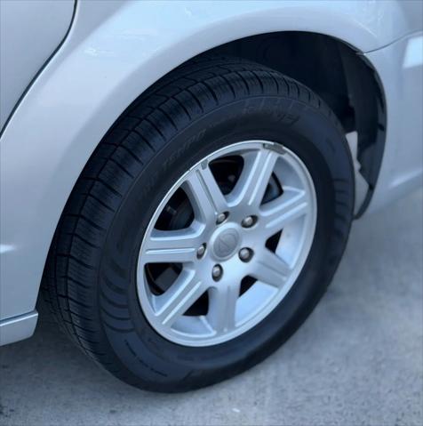 2011 Chrysler Town & Country Touring-L