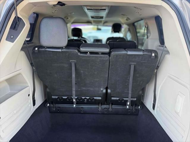 2011 Chrysler Town & Country Touring-L