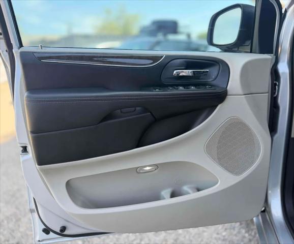 2011 Chrysler Town & Country Touring-L