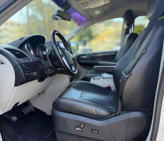 2011 Chrysler Town & Country Touring-L