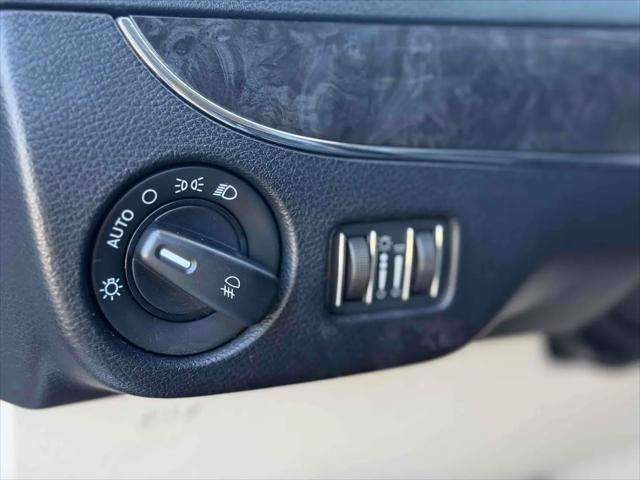 2011 Chrysler Town & Country Touring-L
