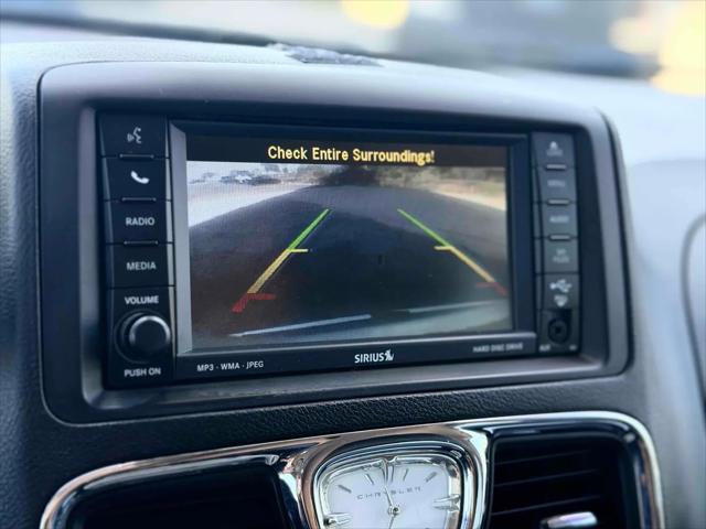 2011 Chrysler Town & Country Touring-L