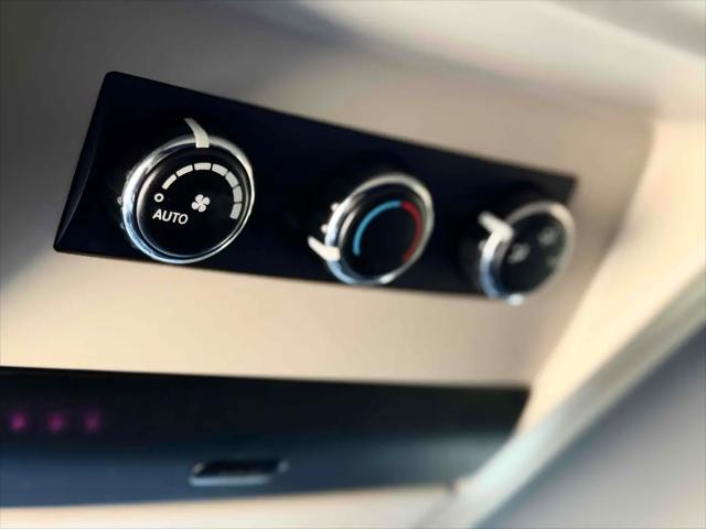2011 Chrysler Town & Country Touring-L