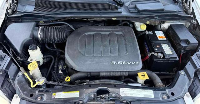 2011 Chrysler Town & Country Touring-L