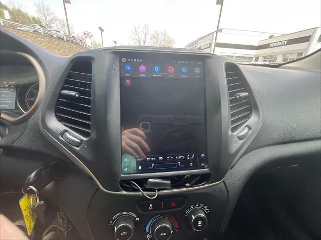 2015 Jeep Cherokee Sport