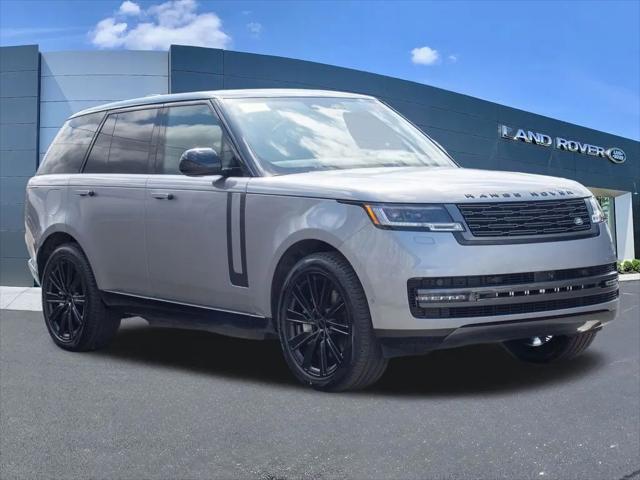 2026 Land Rover Range Rover P550e SE