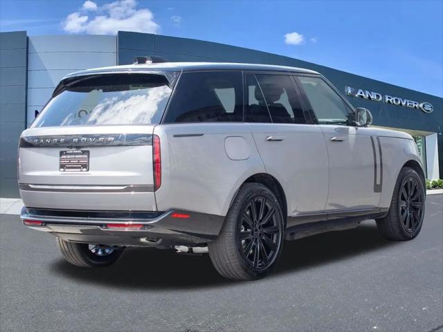 2026 Land Rover Range Rover P550e SE