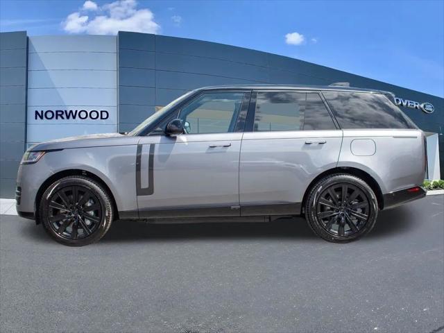 2026 Land Rover Range Rover P550e SE