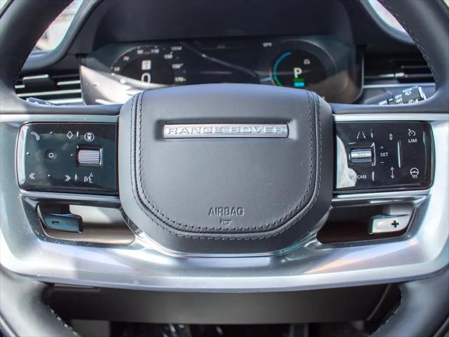 2026 Land Rover Range Rover P550e SE