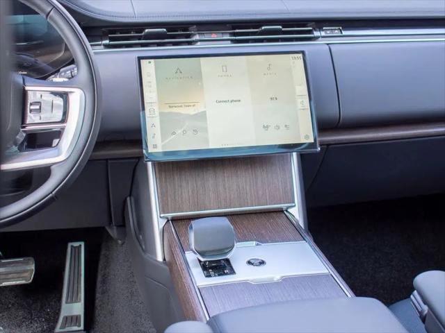 2026 Land Rover Range Rover P550e SE
