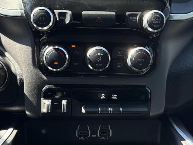 2022 Ram 1500 Big Horn Crew Cab 4x4 5'7" Box
