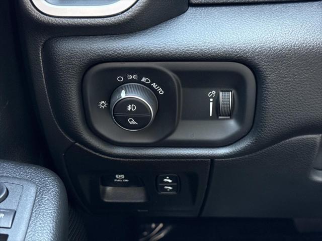 2022 Ram 1500 Big Horn Crew Cab 4x4 5'7" Box