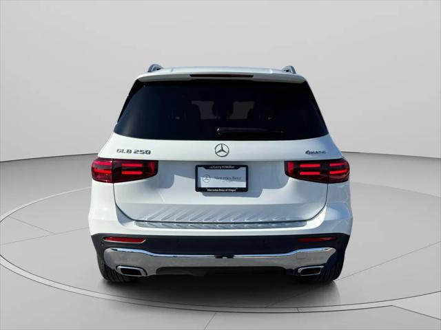 2026 Mercedes-Benz GLB 4MATIC