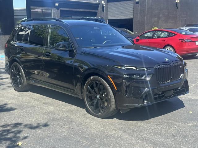 2023 BMW X7 M60i