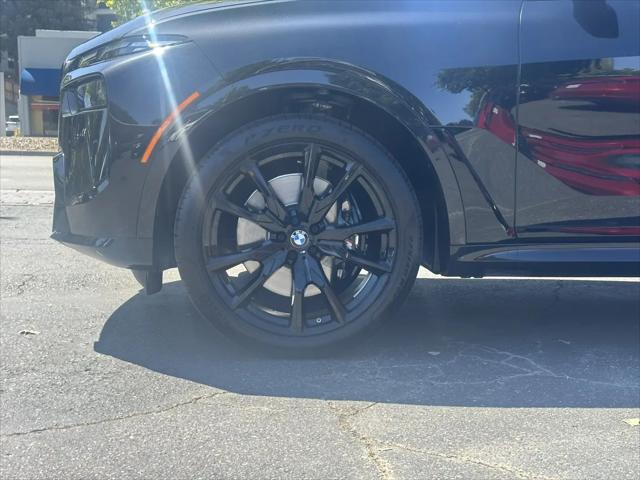 2023 BMW X7 M60i