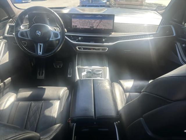 2023 BMW X7 M60i
