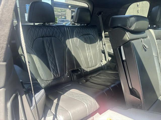 2023 BMW X7 M60i