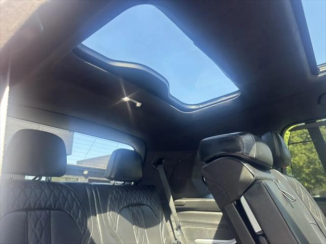 2023 BMW X7 M60i