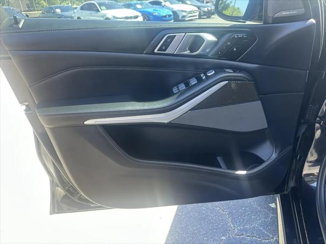 2023 BMW X7 M60i