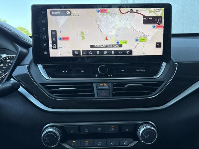 2023 Nissan Altima SR FWD