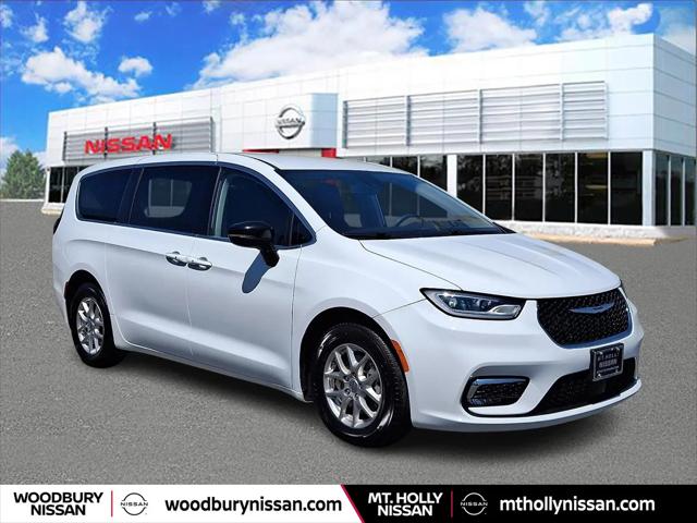 2024 Chrysler Pacifica Touring L for sale in Hainesport, NJ