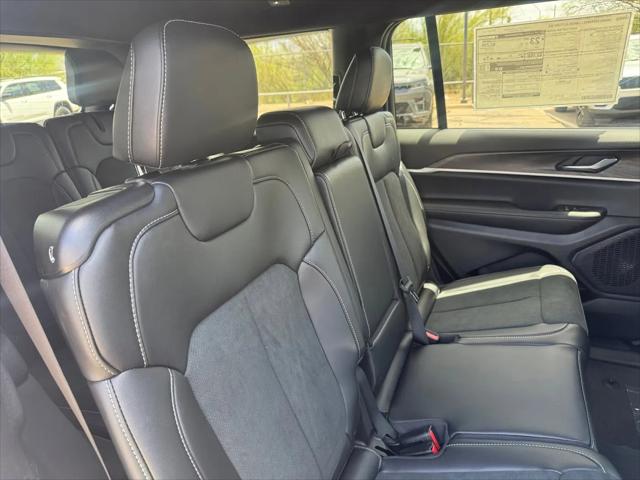2026 Jeep Grand Cherokee L Altitude 4x2