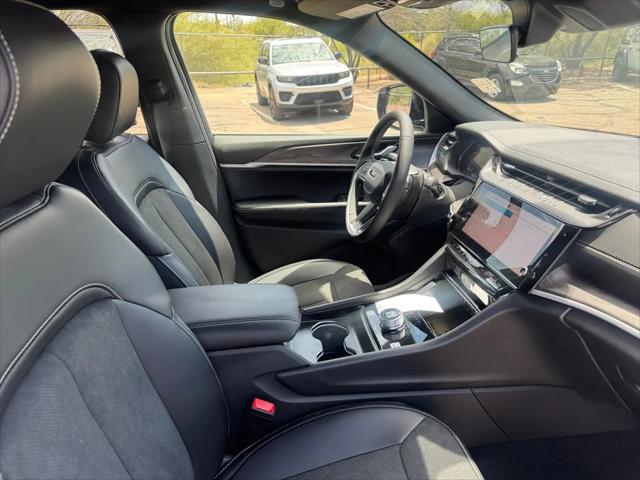 2026 Jeep Grand Cherokee L Altitude 4x2