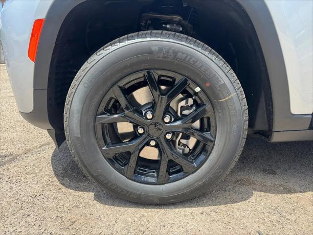 2026 Jeep Grand Cherokee L Altitude 4x2