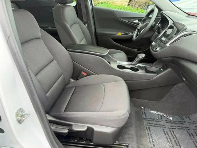 2022 Chevrolet Malibu FWD LT